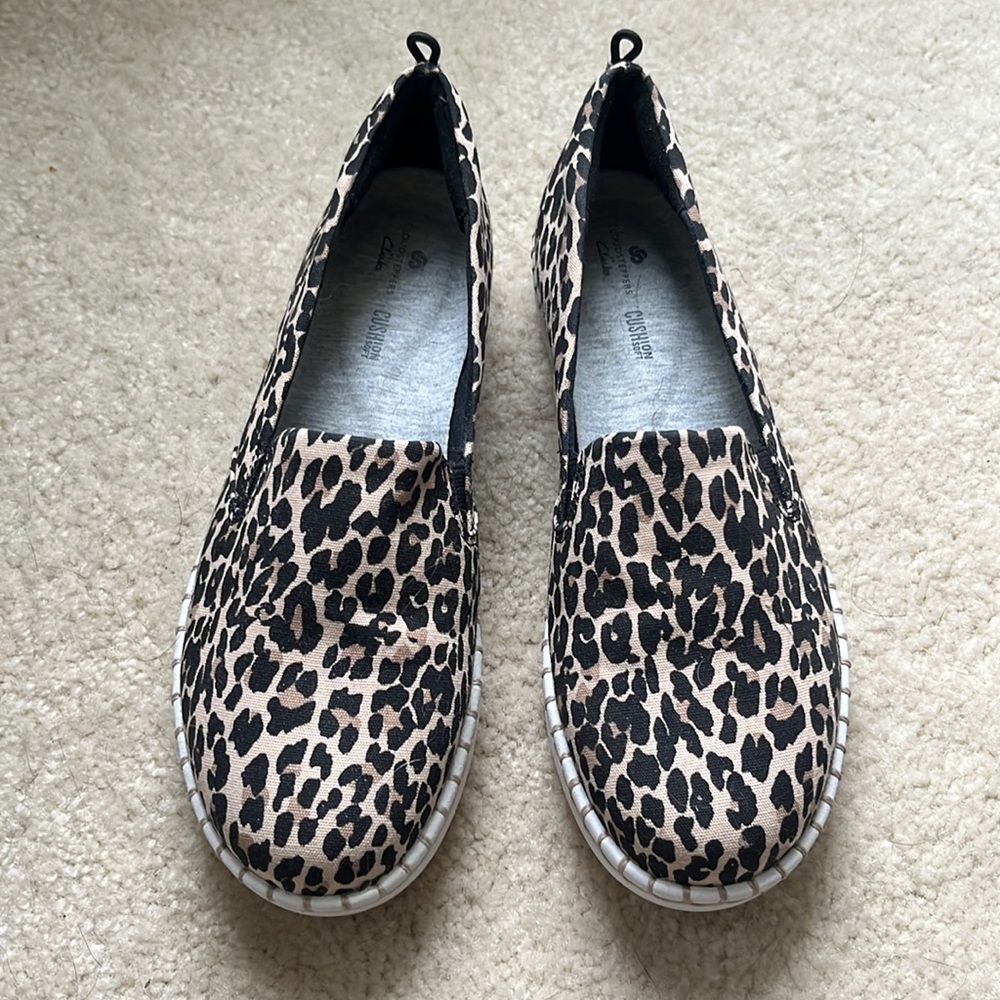 Women’s Clark’s slip ons